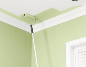 Как правильно побелить потолок своими руками водоэмульсионной краской и стоимость квадратного метра