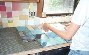 Столешница из керамической плитки – особенности изготовления своими руками
