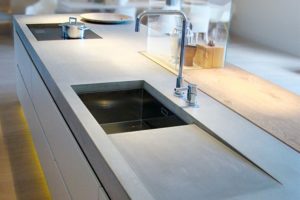 Столешница из бетона – оригинальное и бюджетное решение для кухни