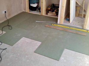 Укладка ламината на бетонный пол