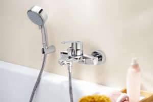Смеситель для ванной с душем – как выбрать надежный прибор самостоятельно