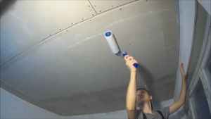 Чем и как покрасить гипсокартонный потолок своими руками