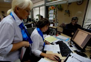Как сотрудники Пенсионного фонда РФ должны общаться с клиентами и нарушение прав пенсионеров