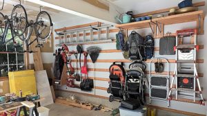 Стеллажи для гаража – как создать идеальный порядок среди инструментов?