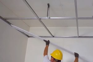 Монтаж потолка из пластиковых ПВХ панелей своими руками