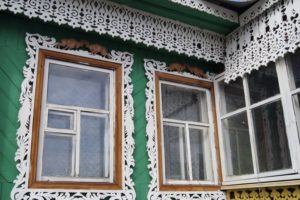 Наличники на окна в деревянном доме – оригинальное украшение фасада