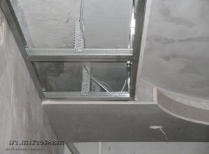 Потолок из гипсокартона своими руками в ванной и видео инструкция