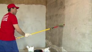 Грунтование стен перед шпаклевкой – стоит ли делать и какой материал выбрать