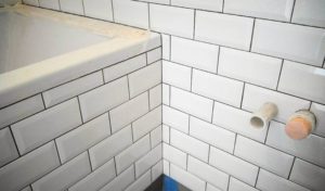 Плитка кабанчик для ванной и кухни – секреты укладки необычной плитки