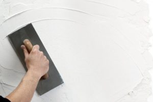 Шпаклевка стен под покраску своими силами – как получить идеально ровные поверхности?