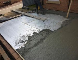Выбор напольного покрытия для гаража и заливка бетонной стяжки