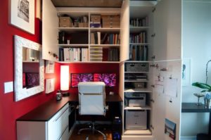 Как организовать рабочее место у окна и сэкономить пространство в квартире?