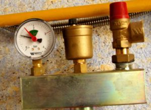 Почему падает давление в системе отопления – причины и способы их устранения