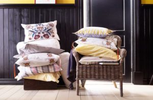 Декоративные подушки – влияние на интерьер и создание уюта в доме