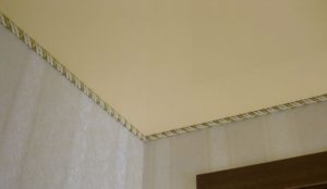 Маскировочная лента и декоративный шнур для натяжных потолков