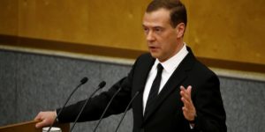 По какой причине Президент так высоко оценивает работу премьер-министра Медведева?
