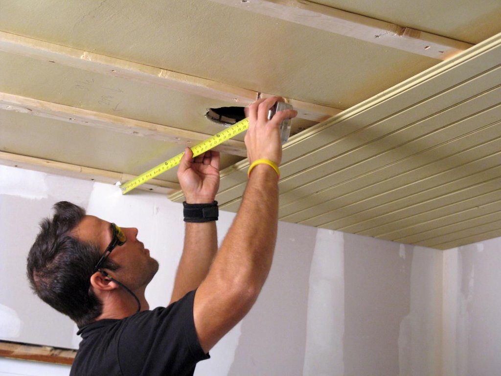 Как сделать потолок из вагонки – инструкция по выбору материала и установке своими руками