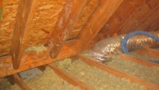 Как утеплить потолок опилками в частном деревянном доме