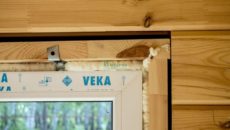 Установка пластиковых окон – особенности монтажа в деревянном доме